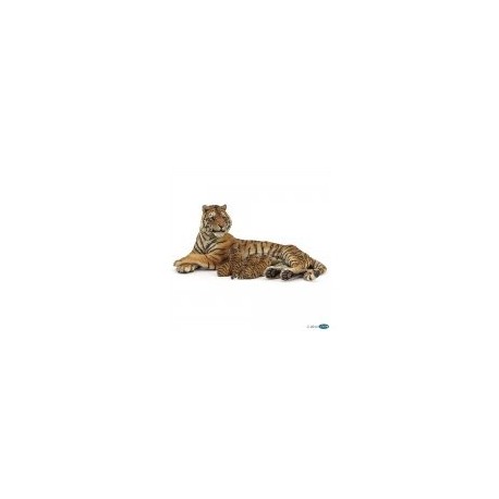 Figura Papo Tigre hembra acostada con cachorros