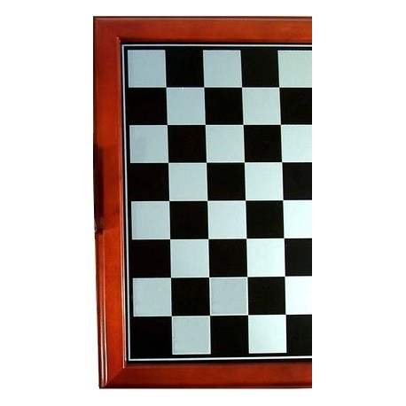 Tablero de ajedrez color plata oscuro con marco rojo